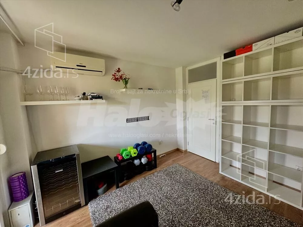 Petosoban stan | 4zida