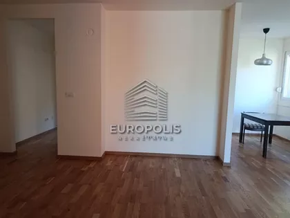 Vukov Spomenik | 4zida.rs