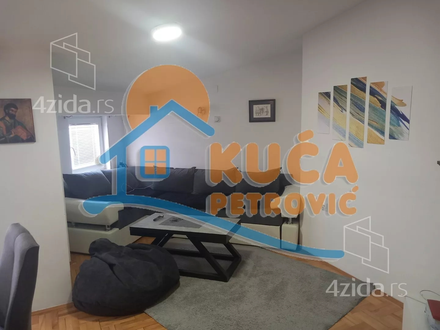 Jednoiposoban stan | 4zida
