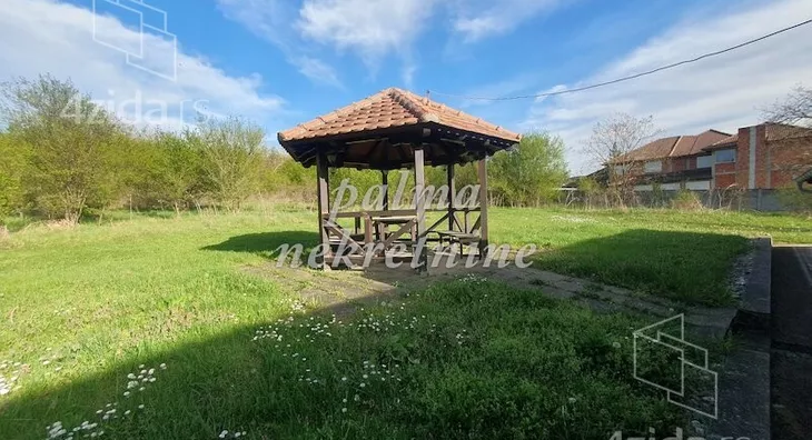 Poslovna zgrada | 4zida