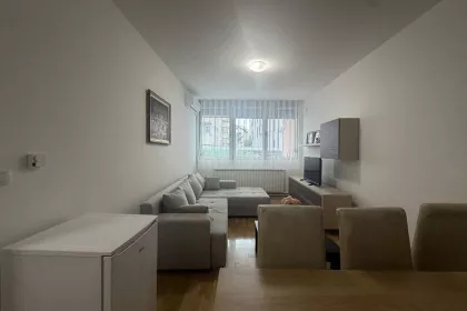 Zagrađe bb | 4zida.rs