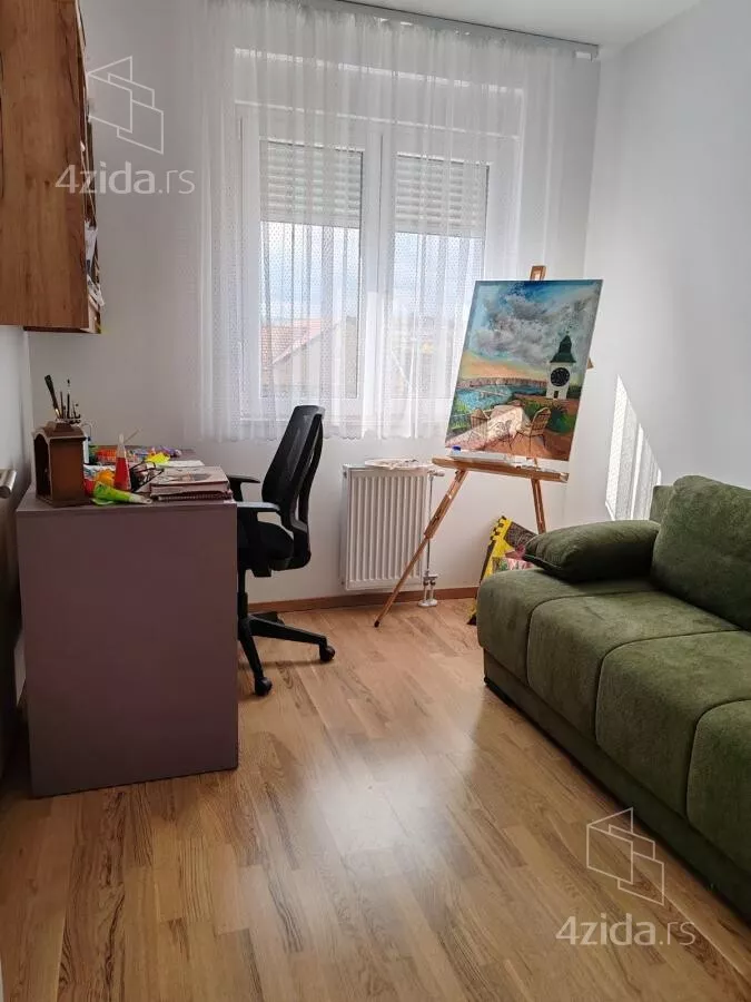 Petosoban stan | 4zida