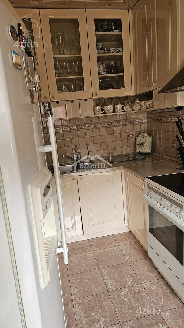 Petosoban stan | 4zida