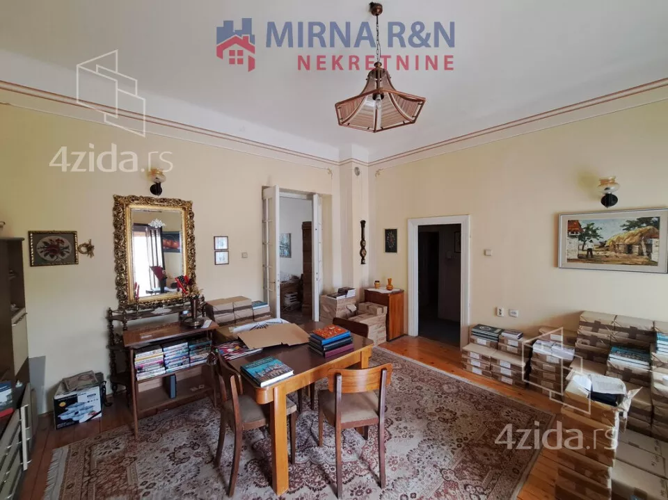 Petoiposoban stan | 4zida