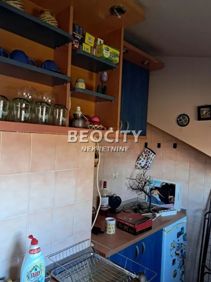 Ivana Sarića | 4zida.rs