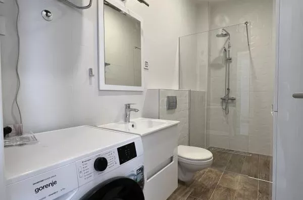 Šestosoban stan | 4zida