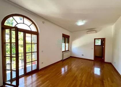 Čolak Antina | 4zida.rs