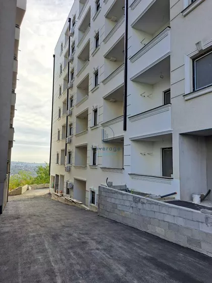 Mali Mokri Lug | 4zida.rs