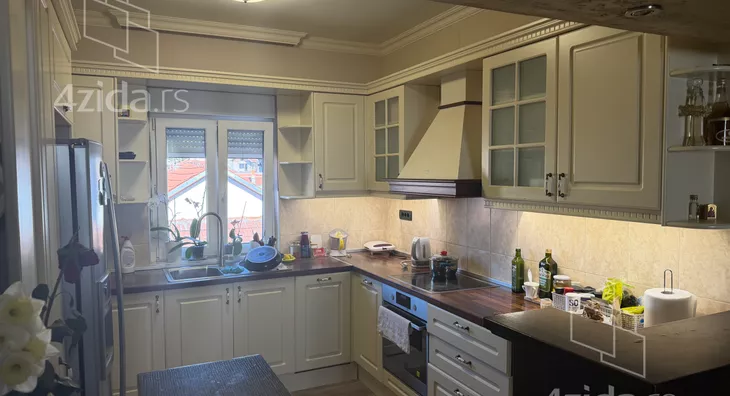 Petosoban stan | 4zida