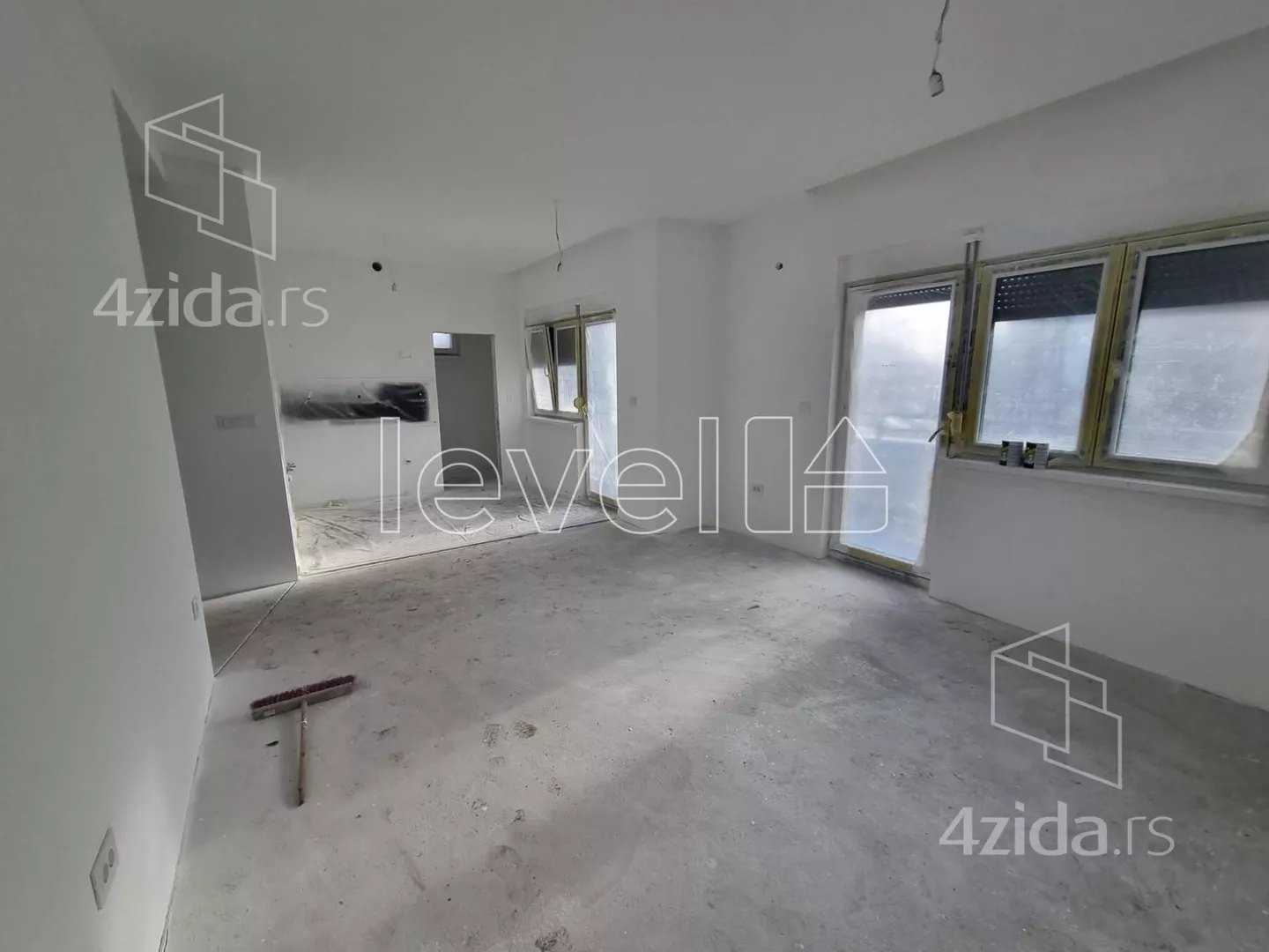 Troiposoban stan | 4zida