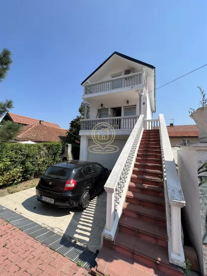 Dušanovac | 4zida.rs