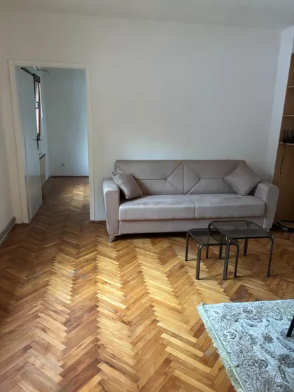 Lazara Tasića 10 | 4zida.rs