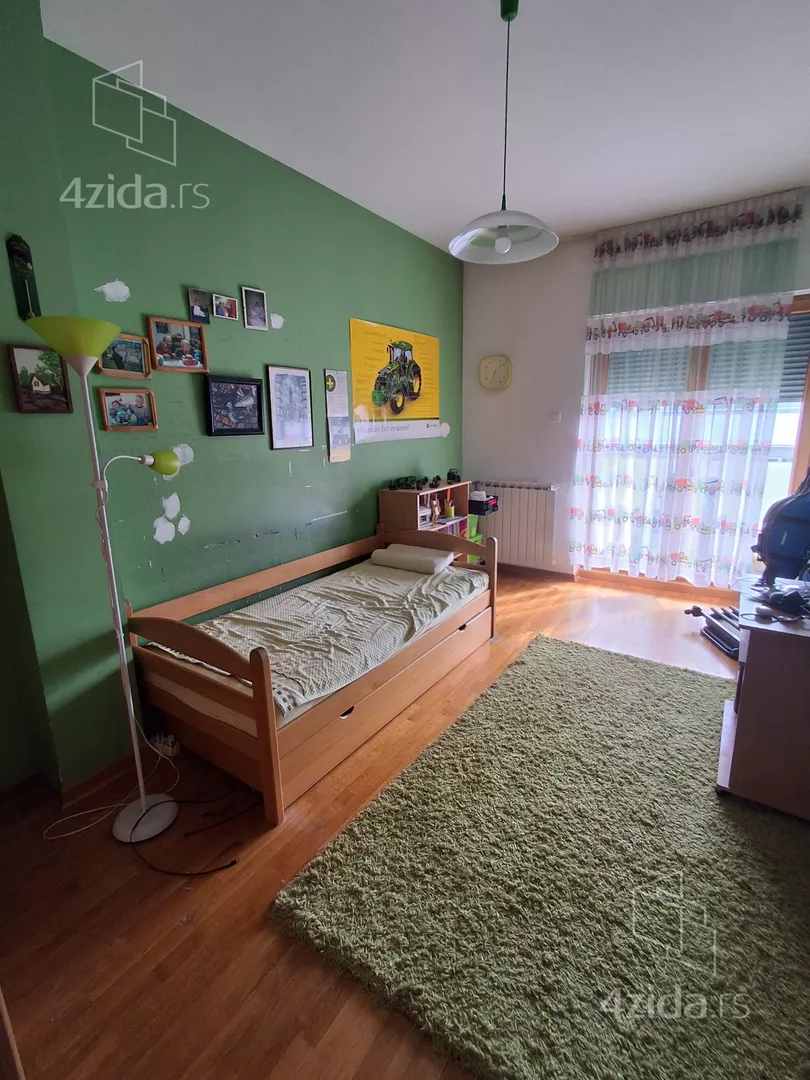 Petosoban stan | 4zida