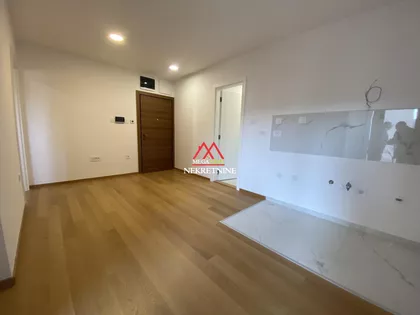 Pavla Papa | 4zida.rs