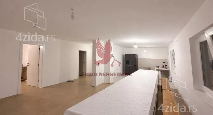 Četvoroiposoban stan | 4zida