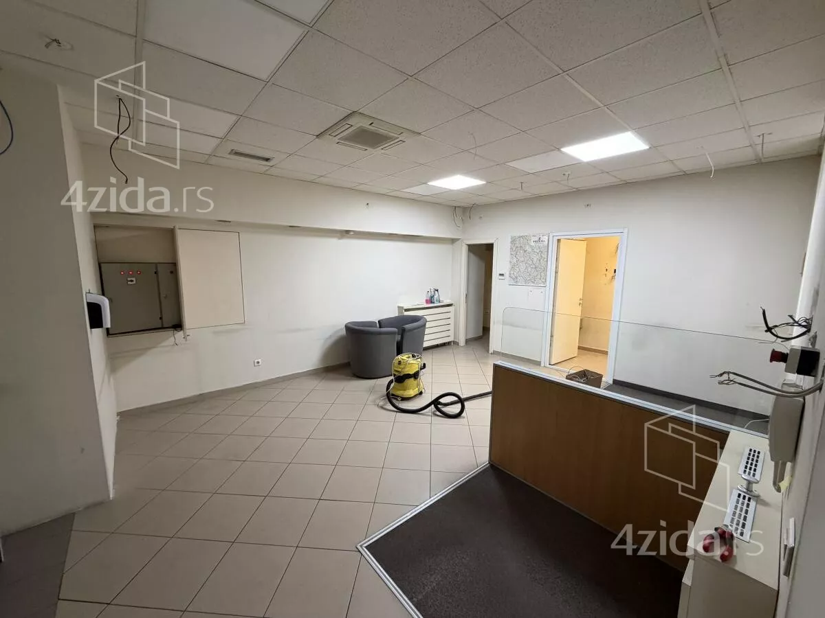 Poslovni prostor | 4zida