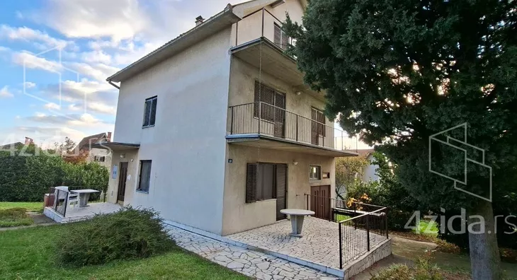 3-etažna kuća | 4zida