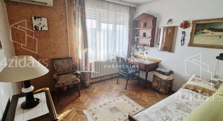 Četvoroiposoban stan | 4zida