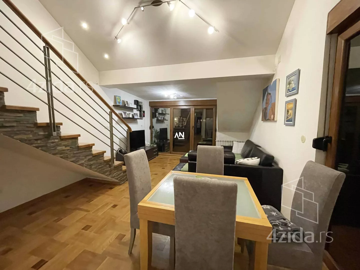 Četvorosoban stan | 4zida