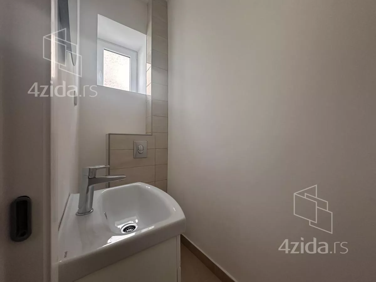 Lokal | 4zida