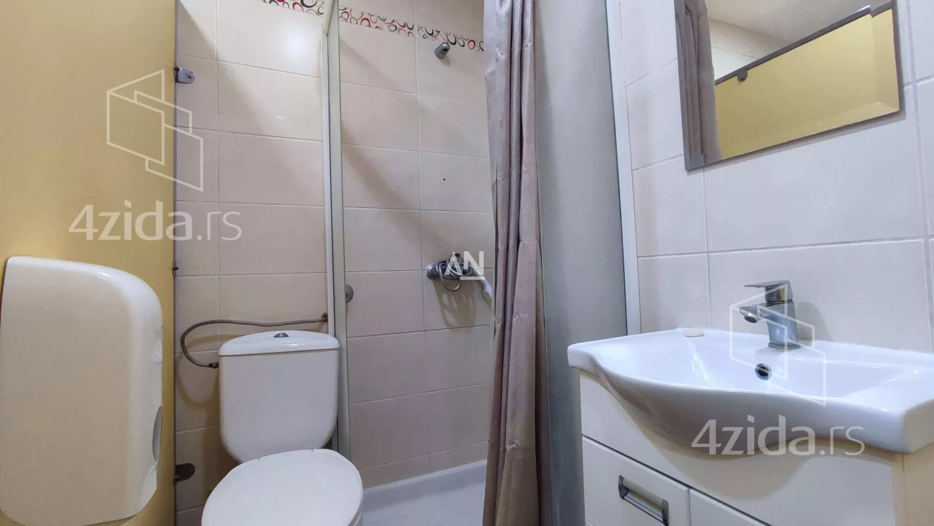 Šestosoban stan | 4zida