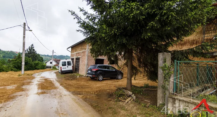 Plac | 4zida