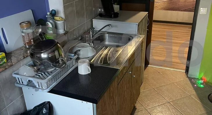 Šestoiposoban stan | 4zida