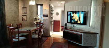 TRG REPUBLIKE | 4zida.rs