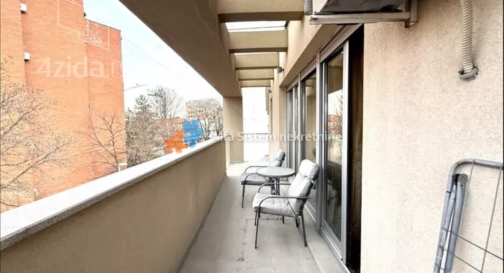 Petosoban stan | 4zida