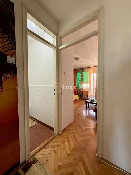 Crveni Pevac | 4zida.rs