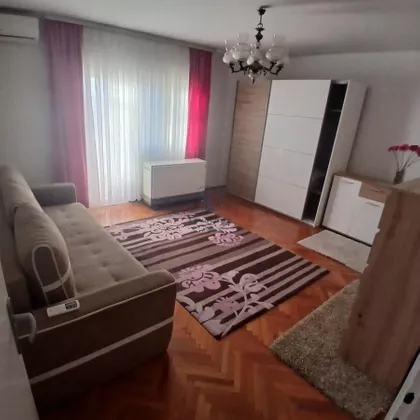Lepe Stamenković | 4zida.rs