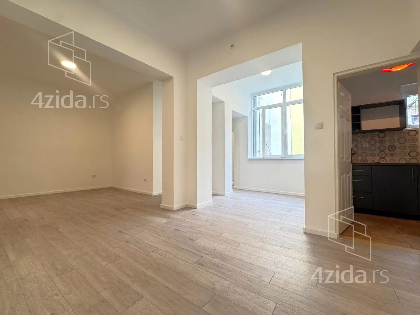 Petosoban stan | 4zida