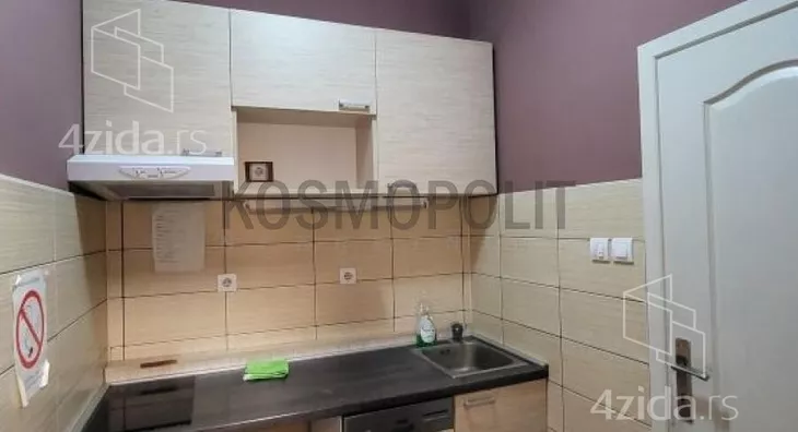 Četvoroiposoban stan | 4zida