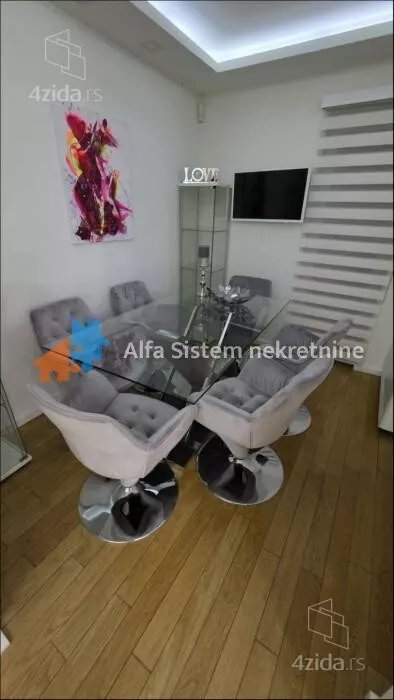 Petosoban stan | 4zida