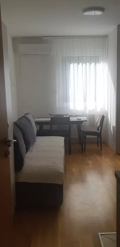 Vuka Karadžića | 4zida.rs