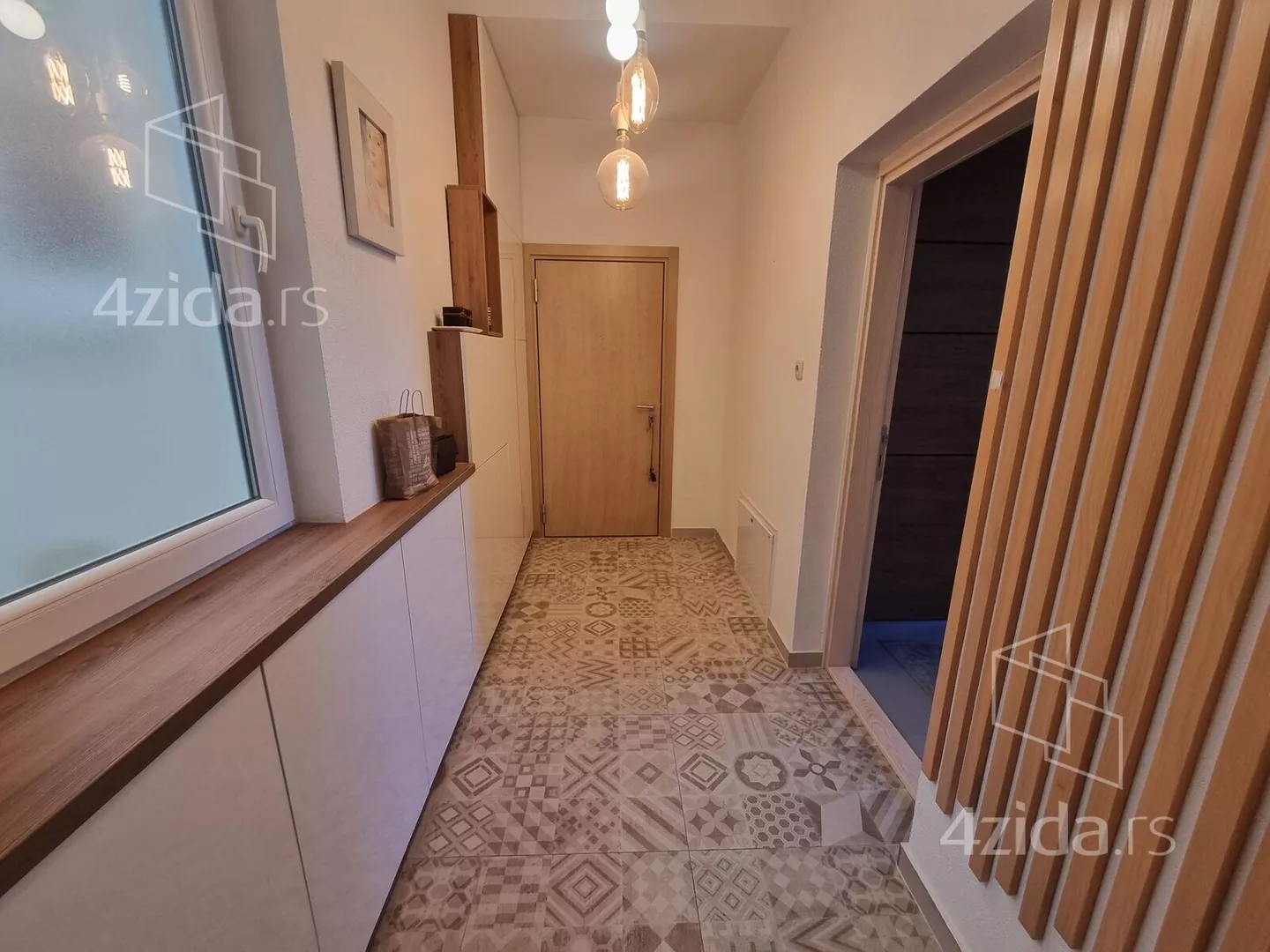 Petosoban stan | 4zida