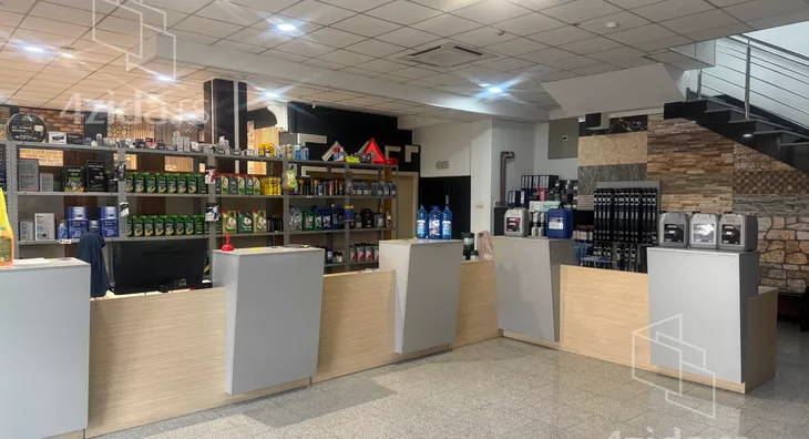 Poslovna zgrada | 4zida