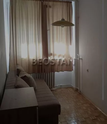 Studentska | 4zida.rs