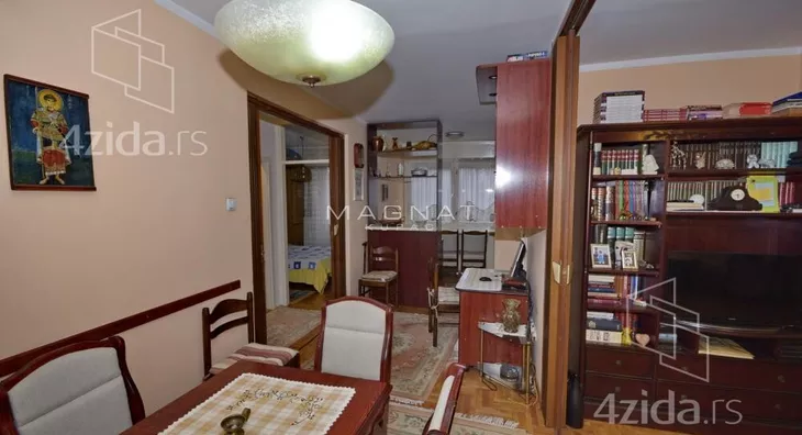 Troiposoban stan | 4zida