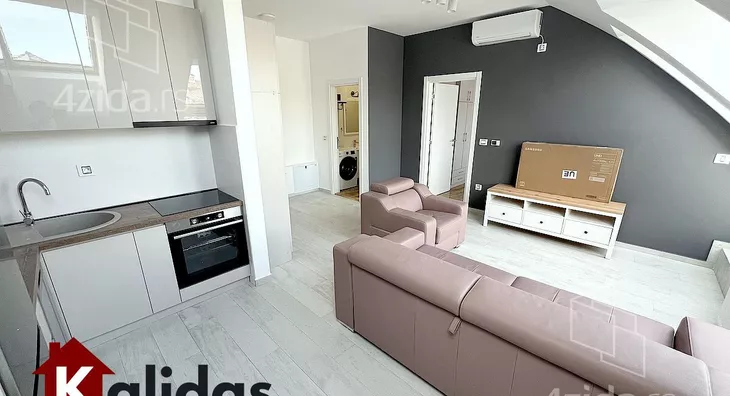 Šestosoban stan | 4zida