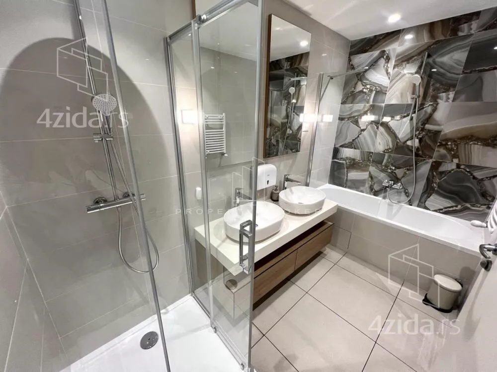 Petosoban stan | 4zida