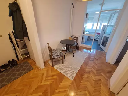 Petrarkina | 4zida.rs