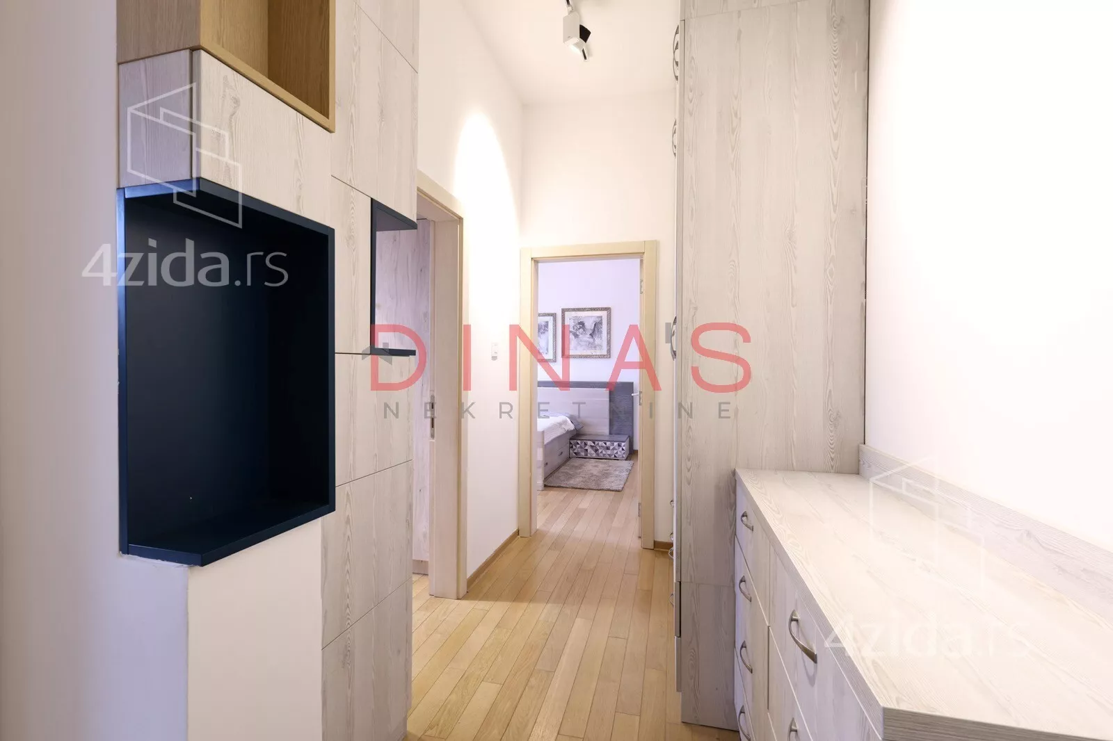 Petosoban stan | 4zida