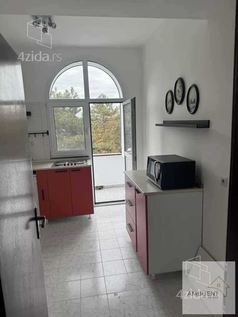 Šestosoban stan | 4zida