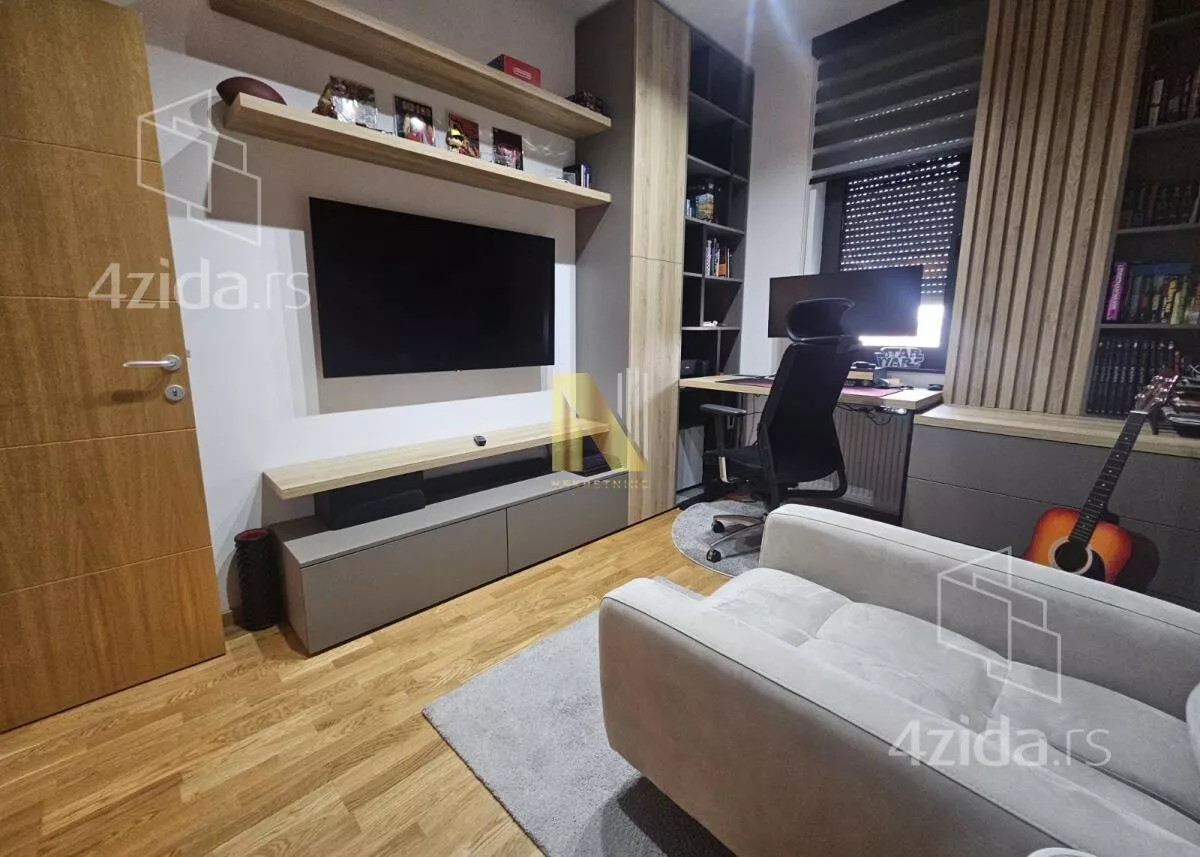 Četvoroiposoban stan | 4zida