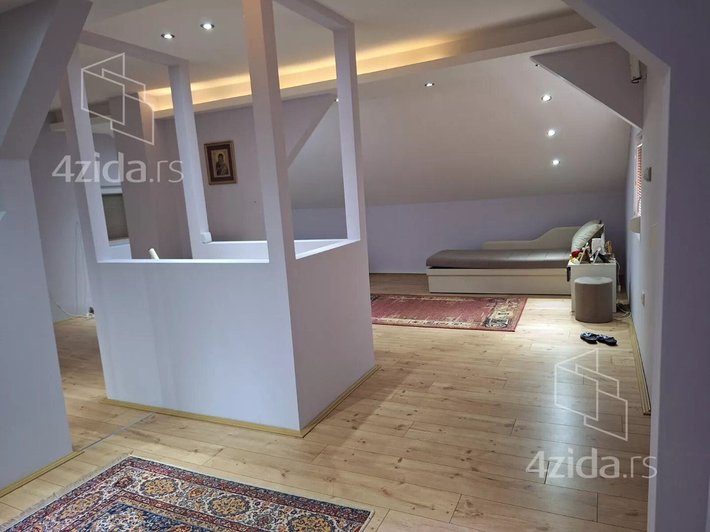 Četvoroiposoban stan | 4zida