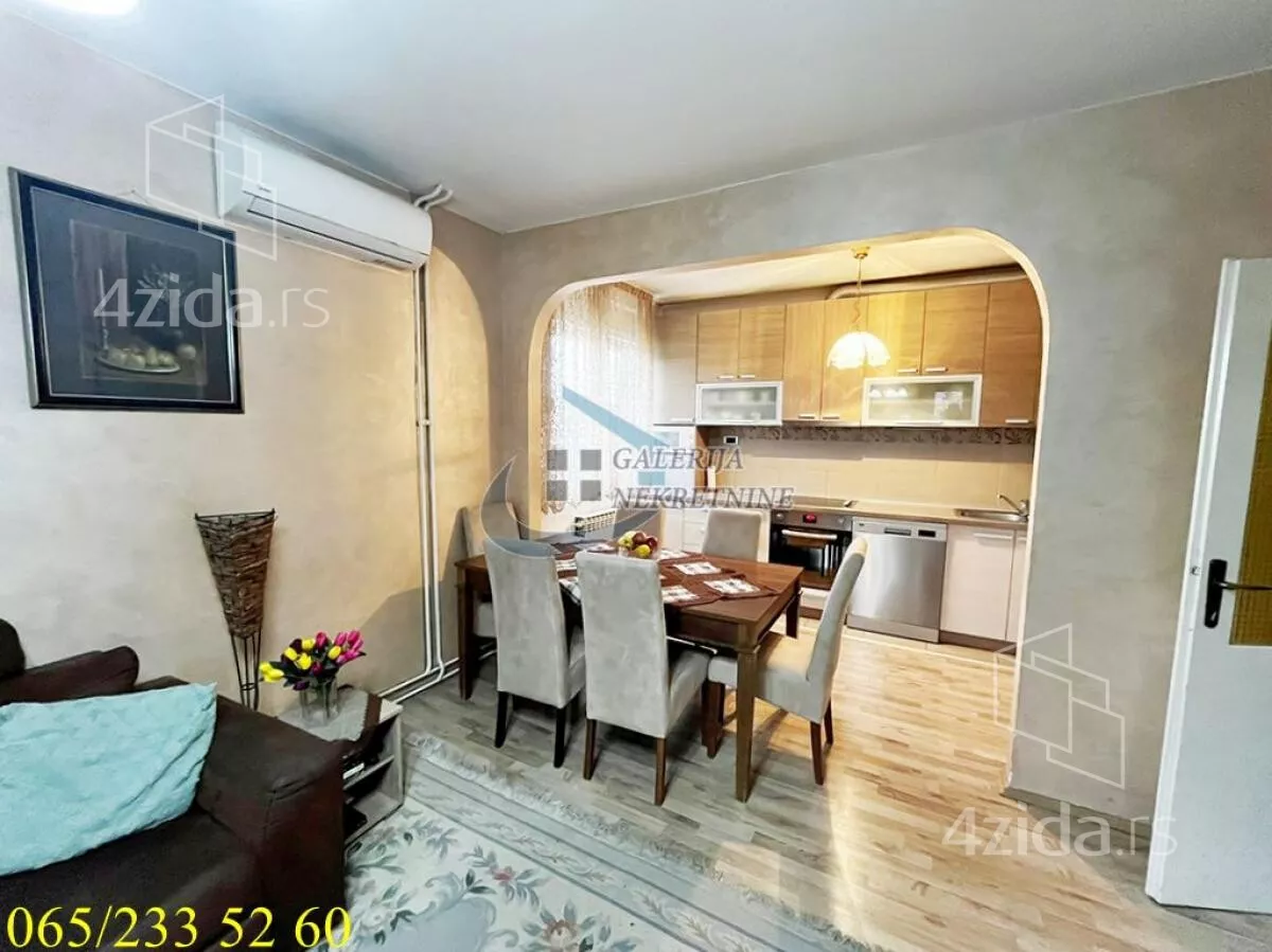 Šestosoban stan | 4zida