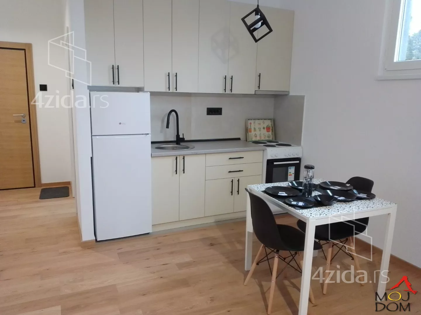 Jednoiposoban stan | 4zida