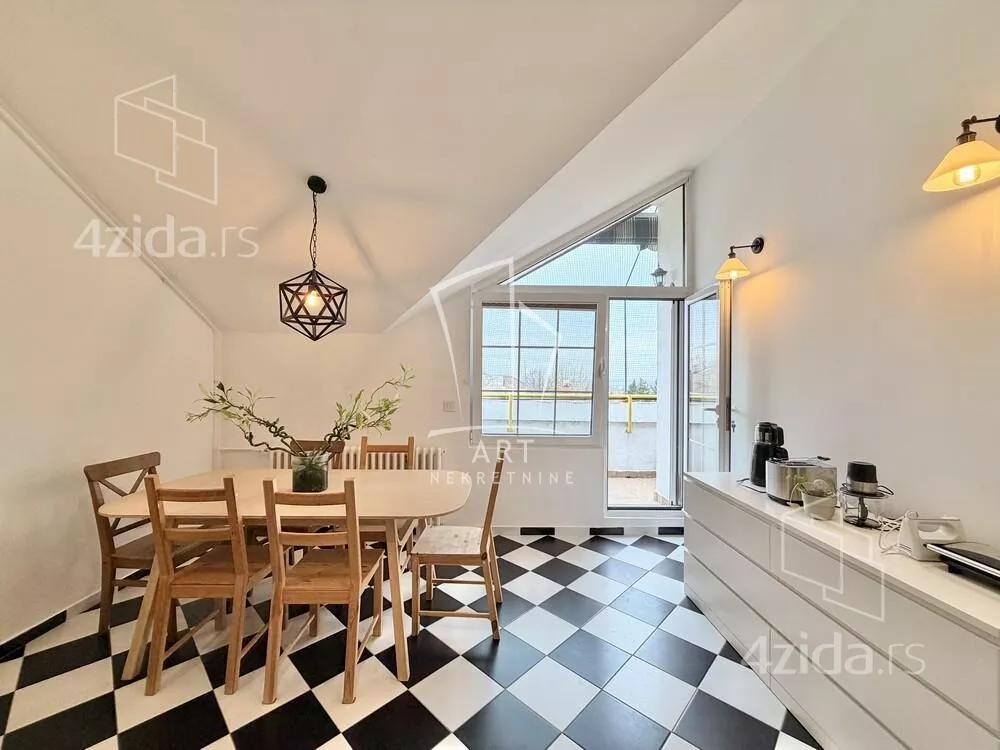 Troiposoban stan | 4zida