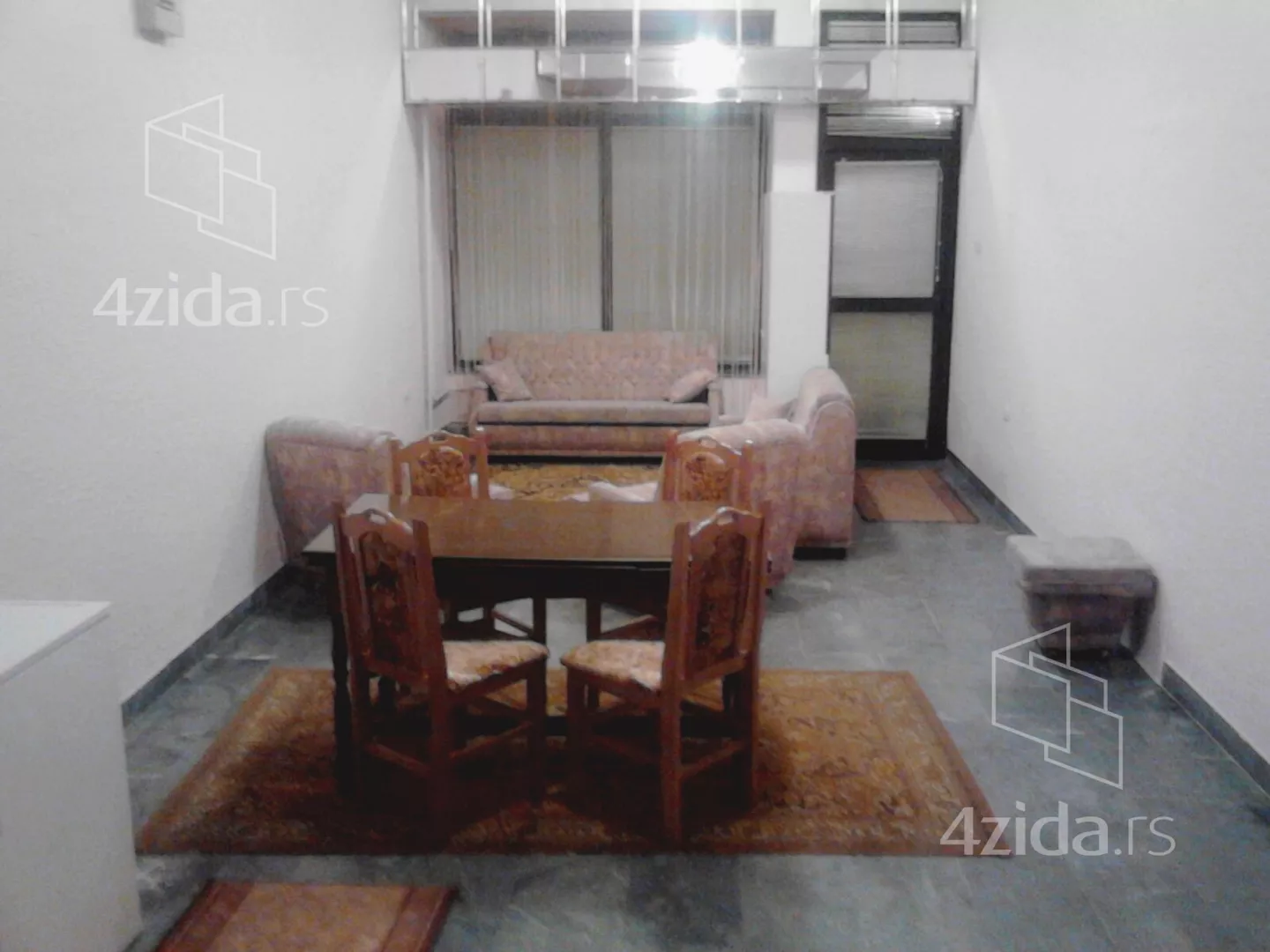 Lokal | 4zida